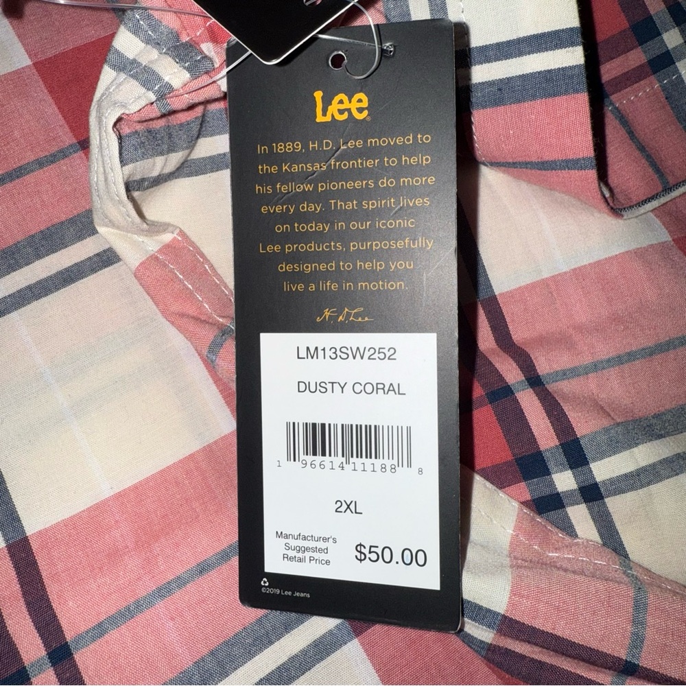 NWT Lee Men's Red and Black Plaid Button Down Shirt - Picture 3 of 7